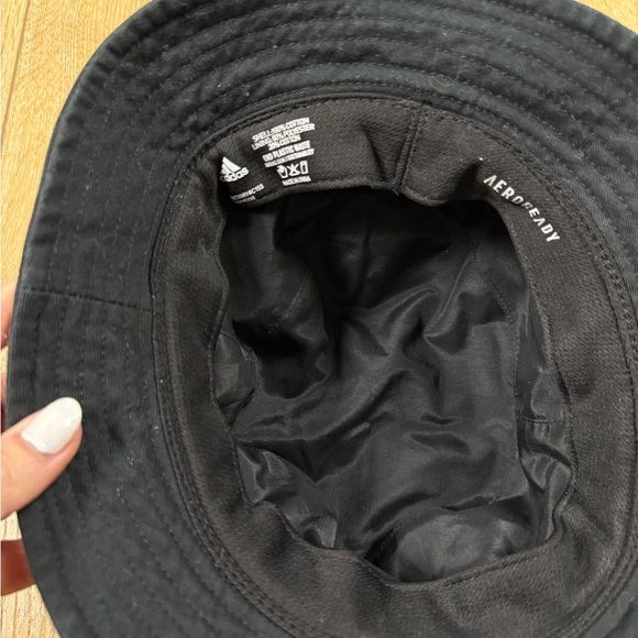 Adidas Classic Black Bucket Hat Aeroready - Picture 4 of 8